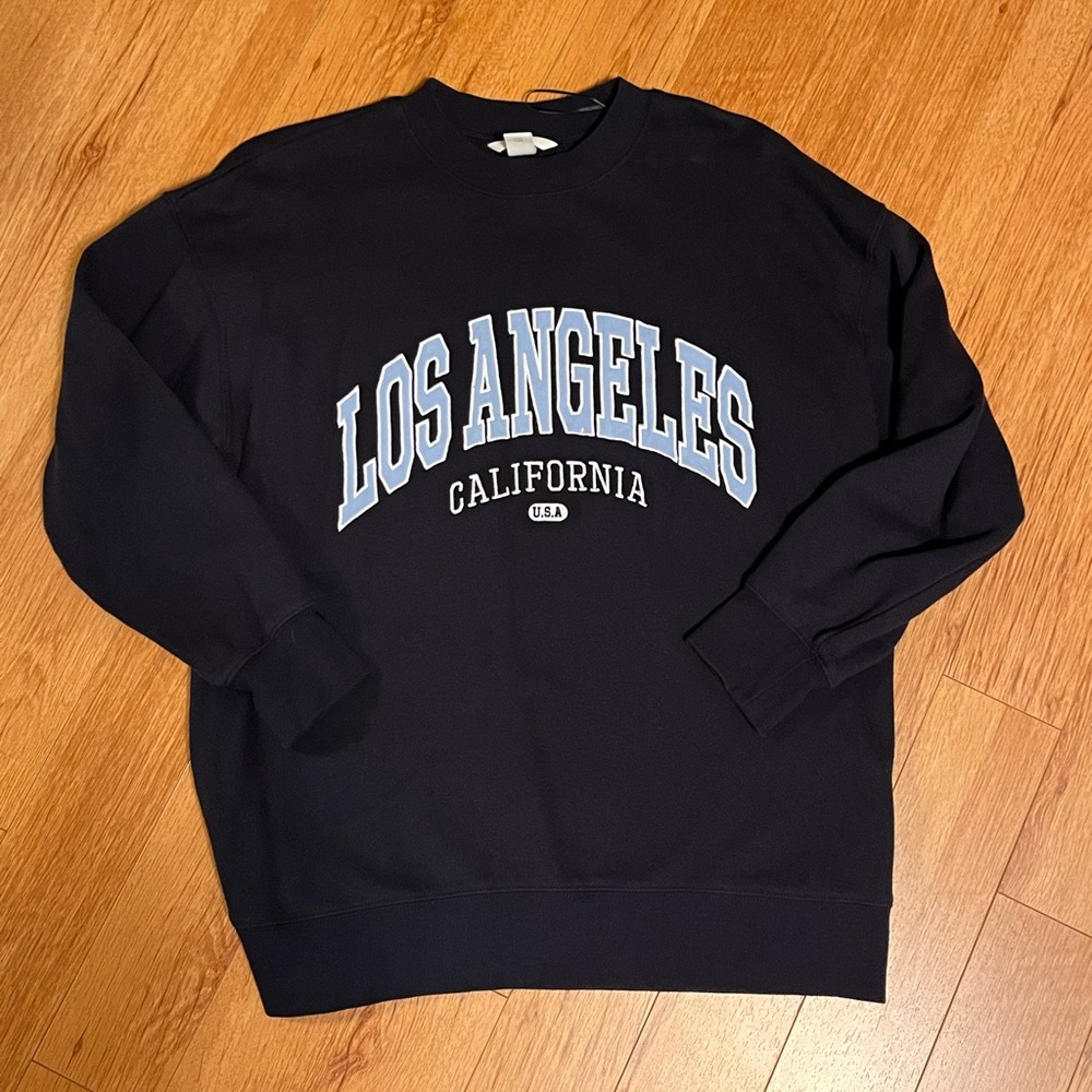 Women’s H&M oversized sweatshirt crewneck size small